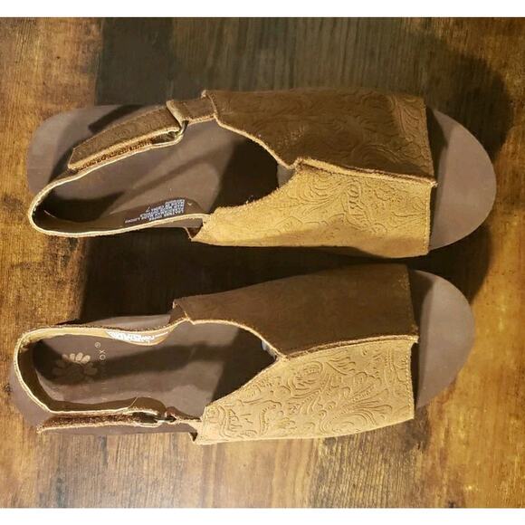 Yellow Box Women's Size 7 Redding Wedge Sandals Platform Heels Leather Suede Tan - Picture 4 of 8